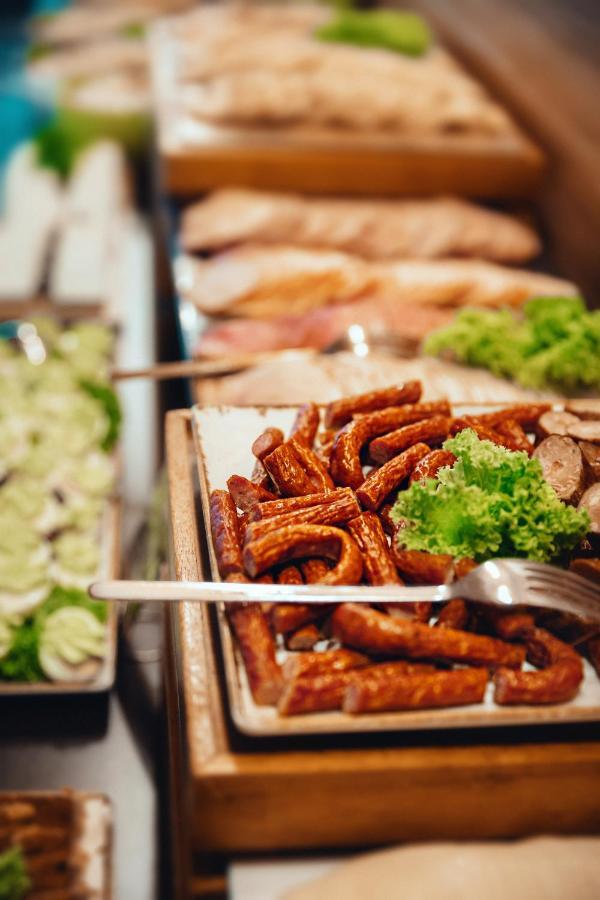 苏维兹尼兹德鲁伊医疗温泉疗养酒店 布斯克·兹德鲁伊 外观 照片