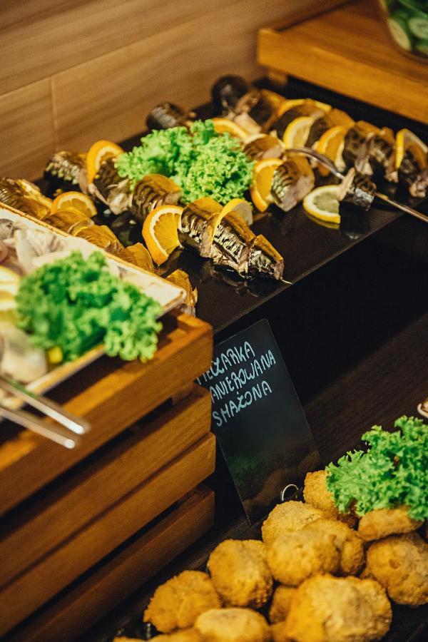 苏维兹尼兹德鲁伊医疗温泉疗养酒店 布斯克·兹德鲁伊 外观 照片